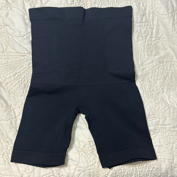 Shpermint highwaisted shaper shorts - Picture 2 of 4